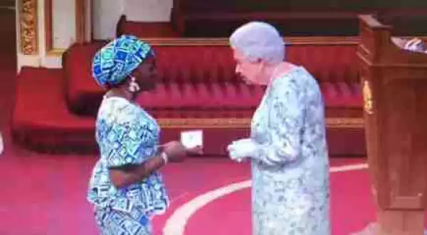 Nigerian Lady, Bukola Bolarinwa Meets With The Queen of England (Photos)